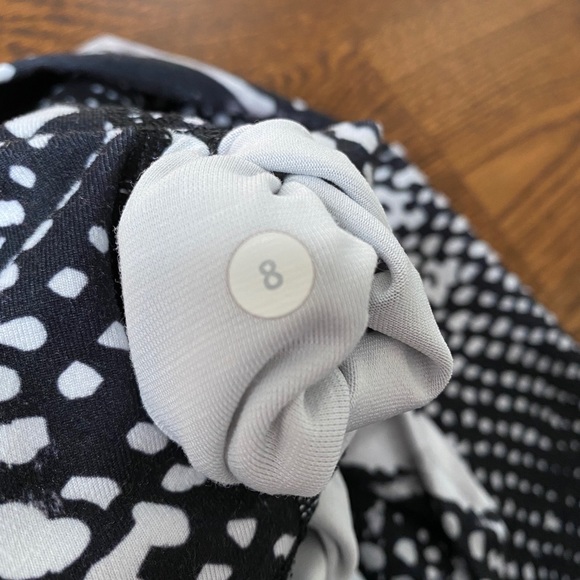 Lululemon Wunder Under Crop - Size 8 - Picture 5 of 5